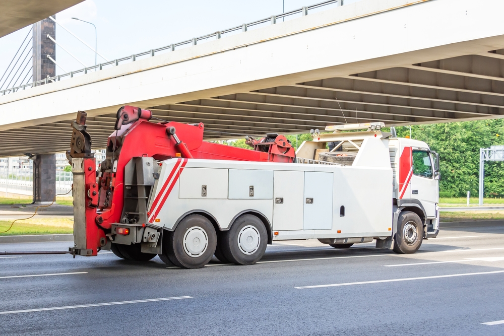 Powerful,Heavy,Duty,Big,Rig,Mobile,Tow,Semi,Truck,With